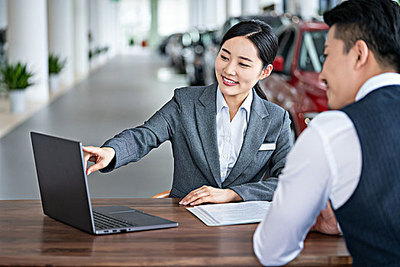 汽車銷售 洞察市場脈動(dòng)，駕馭職業(yè)未來